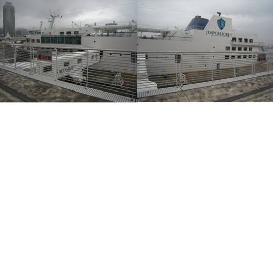 クルーズ船「ルミナス神戸２」の外観写真